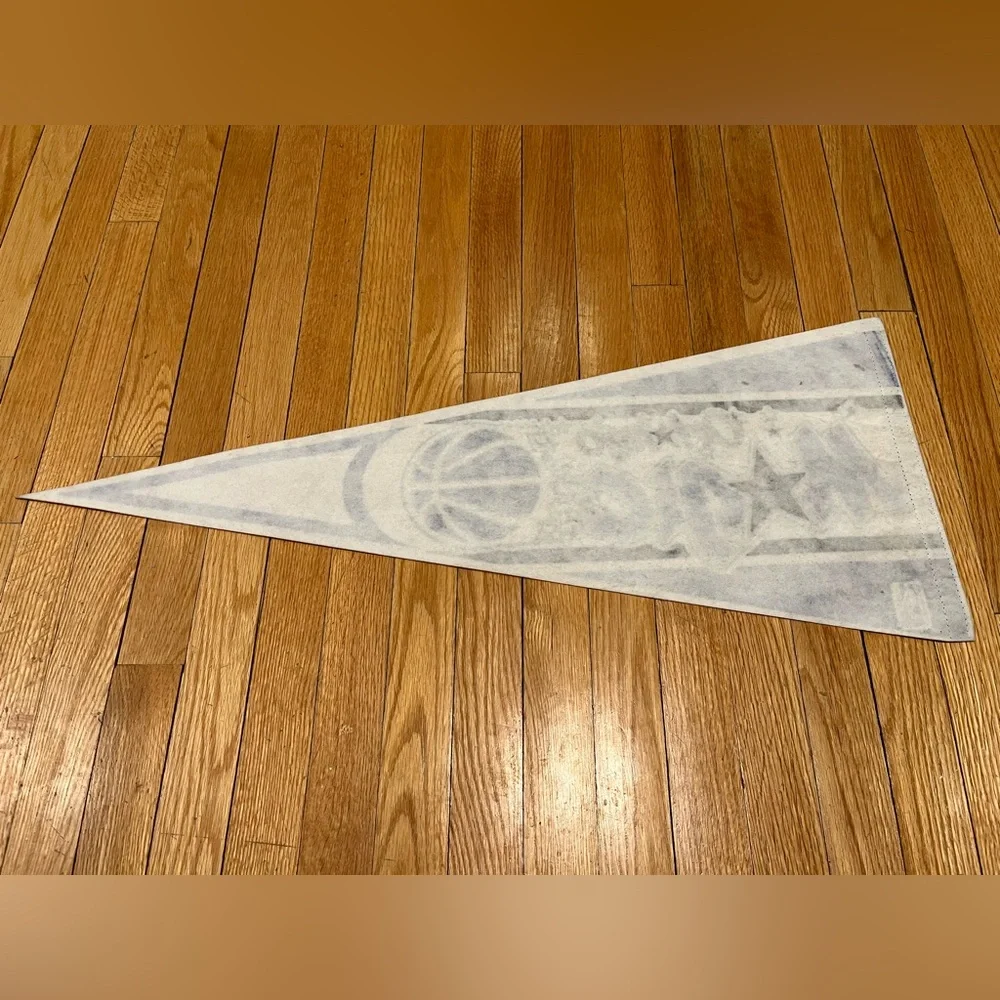 Vintage NBA Orlando Magic Blue and White felt Pennant - Picture 3 of 3